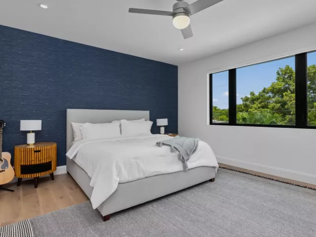 5-bedroom home for sale in Fort Lauderdale - 2400 NE 27th Avenue - MondialRealty