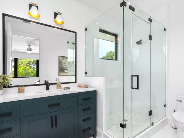 5-bedroom home for sale in Fort Lauderdale - 2400 NE 27th Avenue - MondialRealty