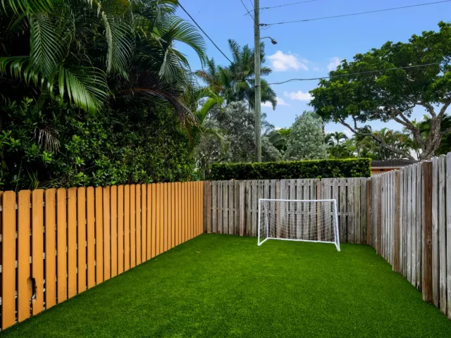 5-bedroom home for sale in Fort Lauderdale - 2400 NE 27th Avenue - MondialRealty