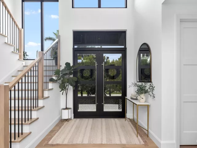 5-bedroom home for sale in Fort Lauderdale - 2400 NE 27th Avenue - MondialRealty