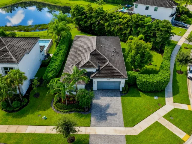 3-bedroom home for sale in Delray Beach - 9772 Celtic Sea Lane - MondialRealty