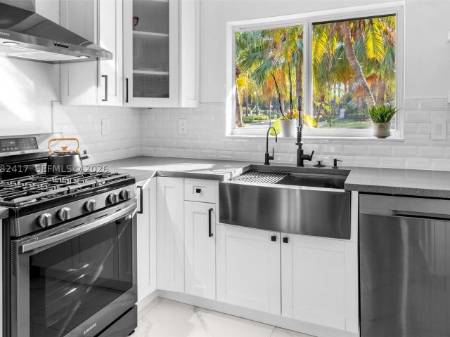 3-bedroom home for sale in Hollywood - 1025 Washington St - MondialRealty