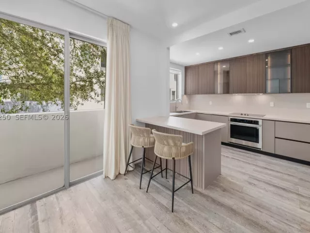 3-bedroom home for rent in Miami Beach - 179 N Shore Dr 179-6 - MondialRealty