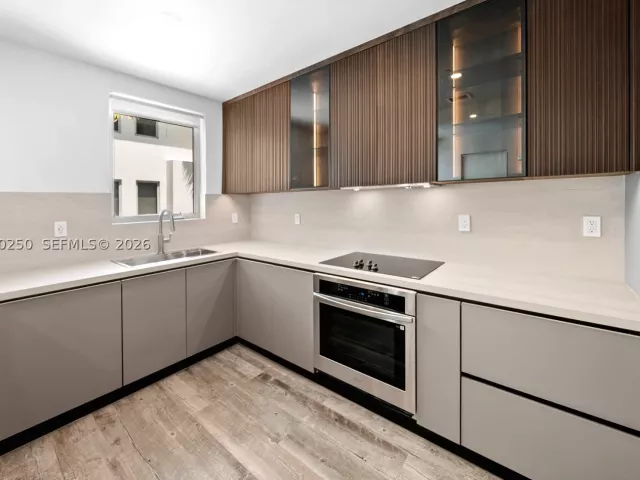 3-bedroom home for rent in Miami Beach - 179 N Shore Dr 179-6 - MondialRealty