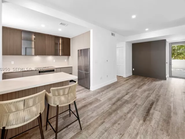 3-bedroom home for rent in Miami Beach - 179 N Shore Dr 179-6 - MondialRealty