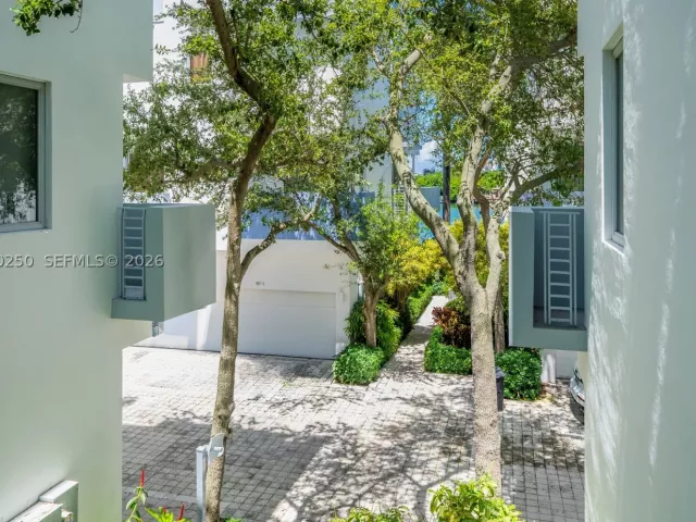 3-bedroom home for rent in Miami Beach - 179 N Shore Dr 179-6 - MondialRealty