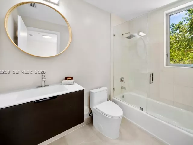 3-bedroom home for rent in Miami Beach - 179 N Shore Dr 179-6 - MondialRealty