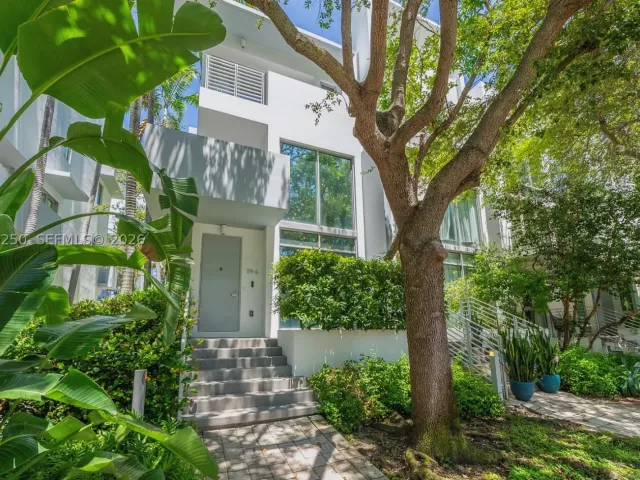 3-bedroom home for rent in Miami Beach - 179 N Shore Dr 179-6 - MondialRealty