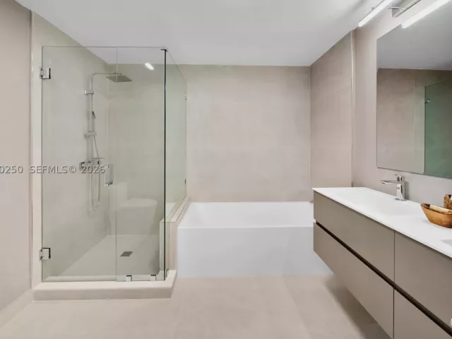 3-bedroom home for rent in Miami Beach - 179 N Shore Dr 179-6 - MondialRealty