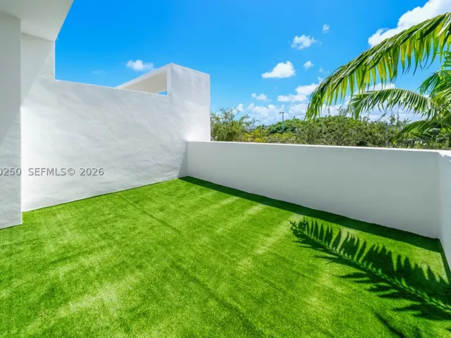 3-bedroom home for rent in Miami Beach - 179 N Shore Dr 179-6 - MondialRealty