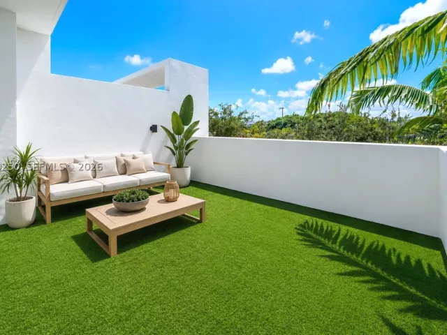 3-bedroom home for rent in Miami Beach - 179 N Shore Dr 179-6 - MondialRealty