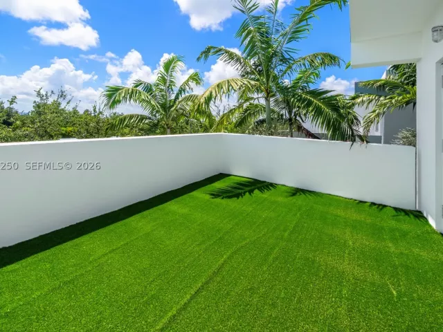 3-bedroom home for rent in Miami Beach - 179 N Shore Dr 179-6 - MondialRealty