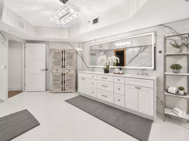 3-bedroom home for sale in Fort Lauderdale - 411 N NEW RIVER Drive E V-2 - MondialRealty