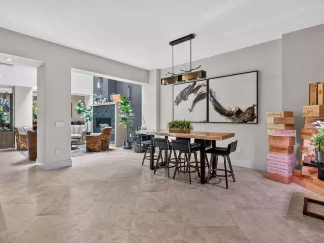3-bedroom home for sale in Fort Lauderdale - 411 N NEW RIVER Drive E V-2 - MondialRealty