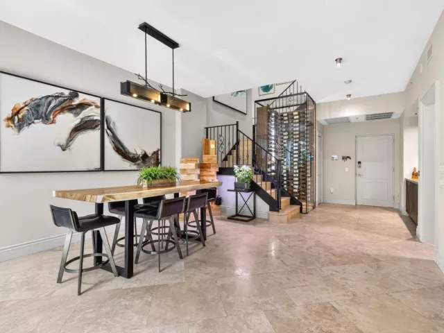 3-bedroom home for sale in Fort Lauderdale - 411 N NEW RIVER Drive E V-2 - MondialRealty