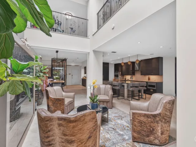 3-bedroom home for sale in Fort Lauderdale - 411 N NEW RIVER Drive E V-2 - MondialRealty
