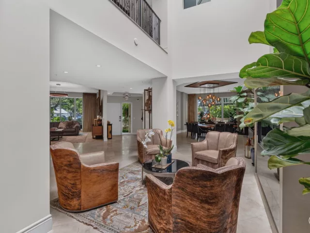 3-bedroom home for sale in Fort Lauderdale - 411 N NEW RIVER Drive E V-2 - MondialRealty