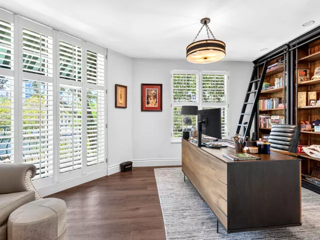 3-bedroom home for sale in Fort Lauderdale - 411 N NEW RIVER Drive E V-2 - MondialRealty