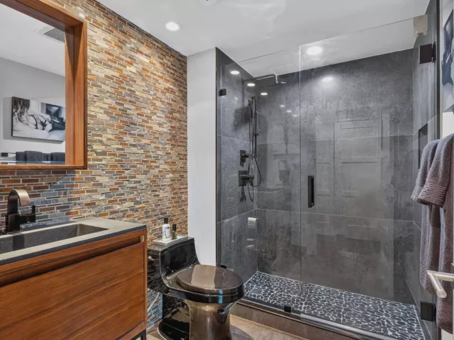 3-bedroom home for sale in Fort Lauderdale - 411 N NEW RIVER Drive E V-2 - MondialRealty