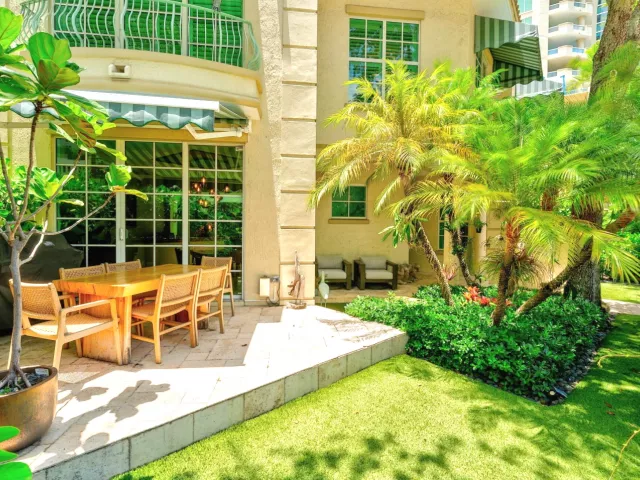 3-bedroom home for sale in Fort Lauderdale - 411 N NEW RIVER Drive E V-2 - MondialRealty