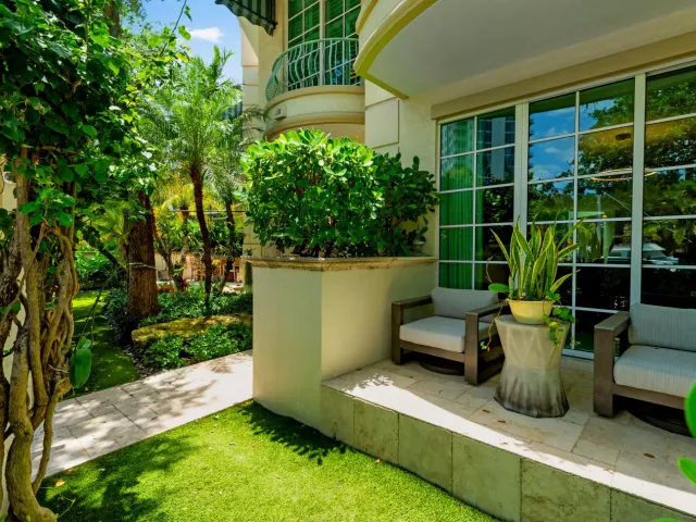 3-bedroom home for sale in Fort Lauderdale - 411 N NEW RIVER Drive E V-2 - MondialRealty