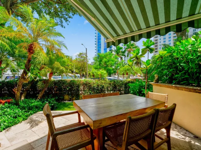 3-bedroom home for sale in Fort Lauderdale - 411 N NEW RIVER Drive E V-2 - MondialRealty