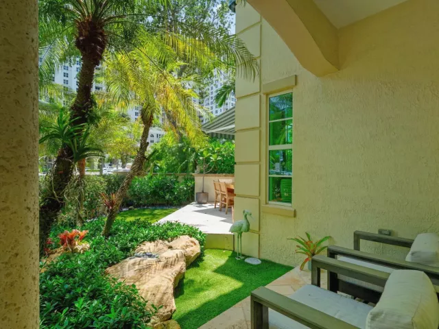 3-bedroom home for sale in Fort Lauderdale - 411 N NEW RIVER Drive E V-2 - MondialRealty