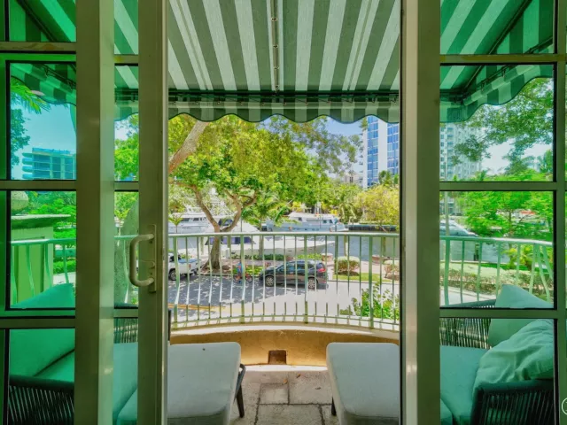3-bedroom home for sale in Fort Lauderdale - 411 N NEW RIVER Drive E V-2 - MondialRealty