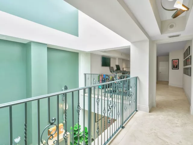 3-bedroom home for sale in Fort Lauderdale - 411 N NEW RIVER Drive E V-2 - MondialRealty