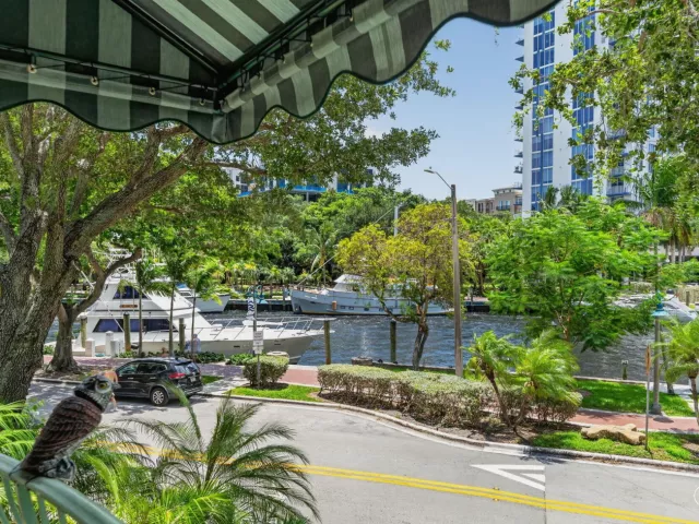 3-bedroom home for sale in Fort Lauderdale - 411 N NEW RIVER Drive E V-2 - MondialRealty