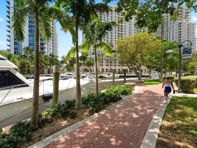 3-bedroom home for sale in Fort Lauderdale - 411 N NEW RIVER Drive E V-2 - MondialRealty