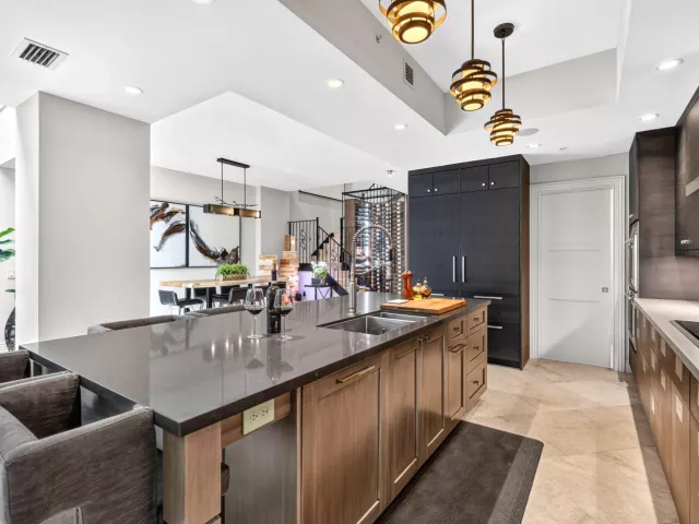 3-bedroom home for sale in Fort Lauderdale - 411 N NEW RIVER Drive E V-2 - MondialRealty