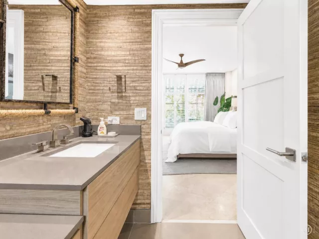 3-bedroom home for sale in Fort Lauderdale - 411 N NEW RIVER Drive E V-2 - MondialRealty