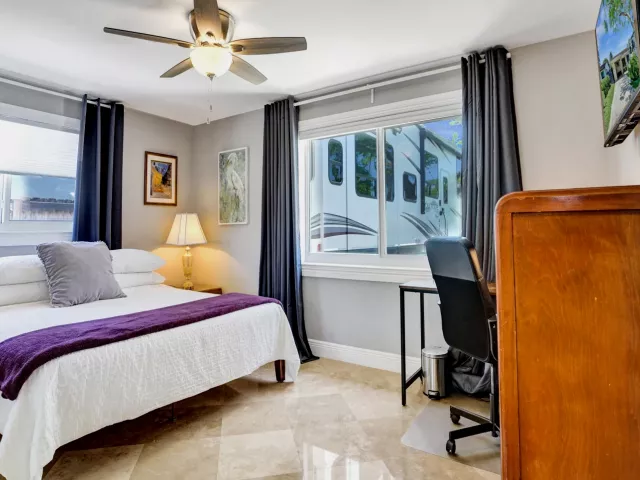 3-bedroom home for rent in Fort Lauderdale - 1041 SW 32ND Street - MondialRealty