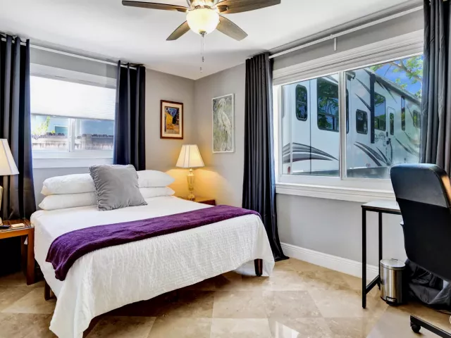 3-bedroom home for rent in Fort Lauderdale - 1041 SW 32ND Street - MondialRealty