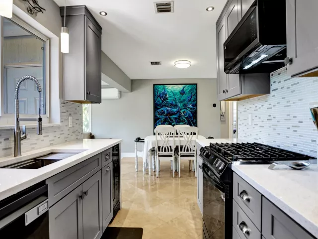 3-bedroom home for rent in Fort Lauderdale - 1041 SW 32ND Street - MondialRealty