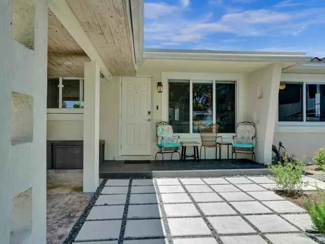 3-bedroom home for rent in Fort Lauderdale - 1041 SW 32ND Street - MondialRealty