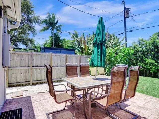 3-bedroom home for rent in Fort Lauderdale - 1041 SW 32ND Street - MondialRealty