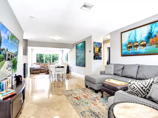 3-bedroom home for rent in Fort Lauderdale - 1041 SW 32ND Street - MondialRealty