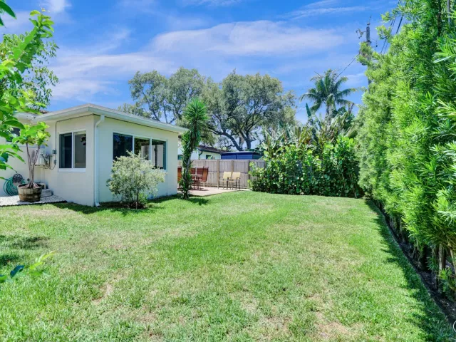3-bedroom home for rent in Fort Lauderdale - 1041 SW 32ND Street - MondialRealty