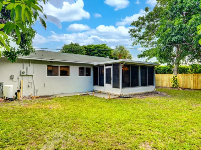 3-bedroom home for rent in Delray Beach - 1910 NE 2nd Avenue - MondialRealty