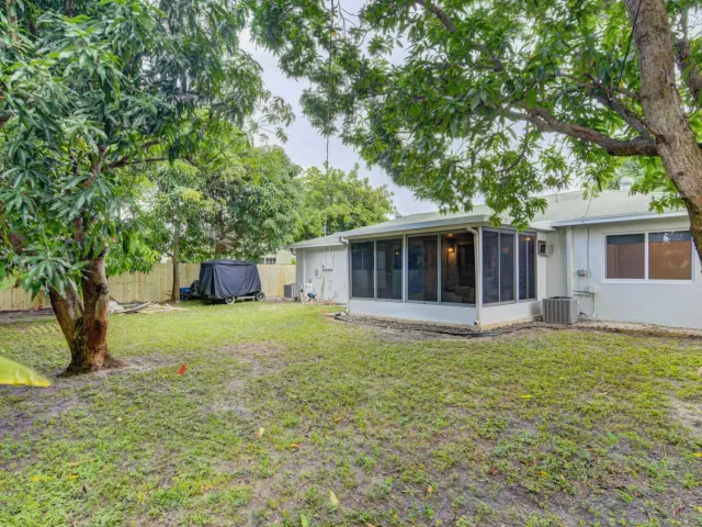 3-bedroom home for rent in Delray Beach - 1910 NE 2nd Avenue - MondialRealty