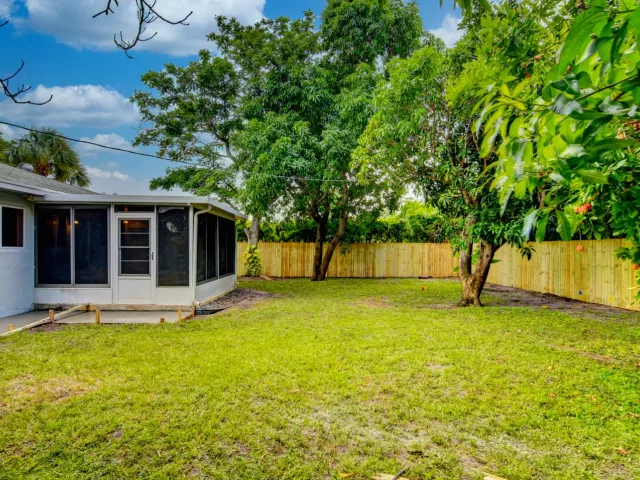3-bedroom home for rent in Delray Beach - 1910 NE 2nd Avenue - MondialRealty