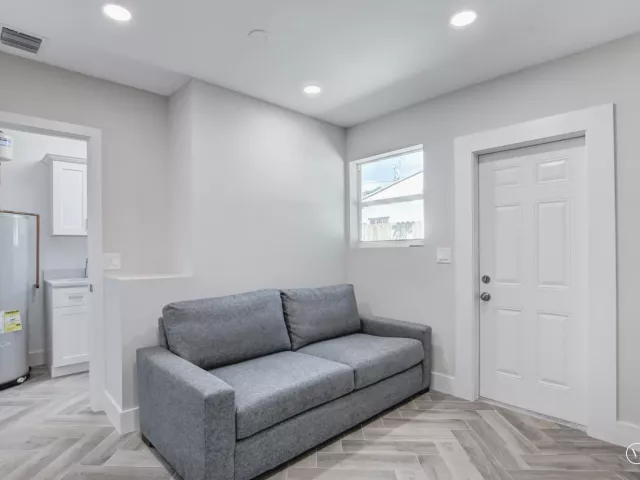 3-bedroom home for rent in Delray Beach - 1910 NE 2nd Avenue - MondialRealty