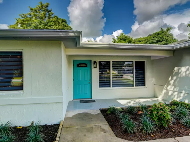 3-bedroom home for rent in Delray Beach - 1910 NE 2nd Avenue - MondialRealty