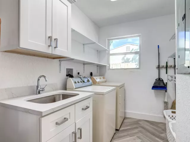 3-bedroom home for rent in Delray Beach - 1910 NE 2nd Avenue - MondialRealty