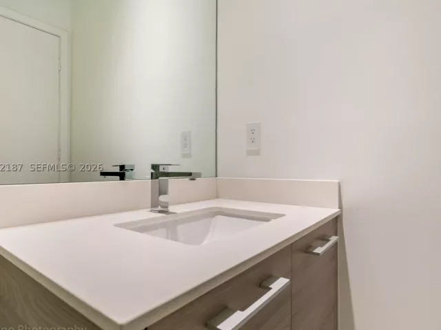 3-bedroom condo for sale in Miami - 1300 S Miami Ave PH5101 - MondialRealty