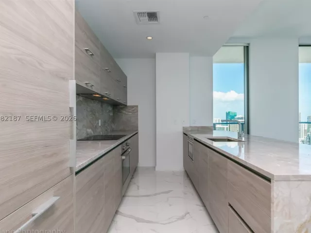 3-bedroom condo for sale in Miami - 1300 S Miami Ave PH5101 - MondialRealty