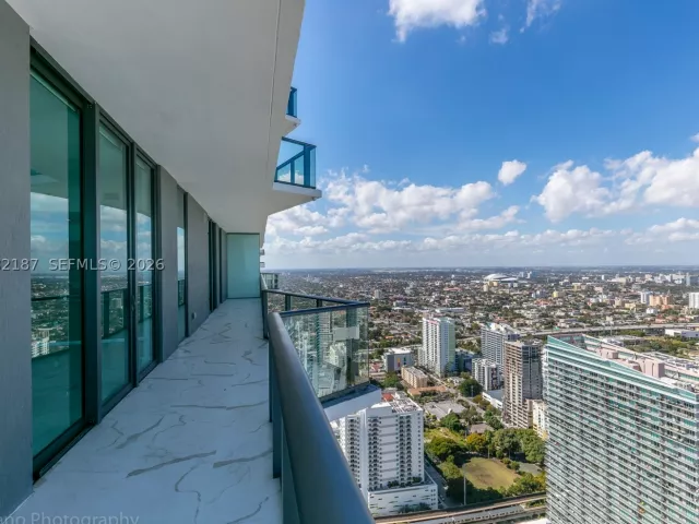 3-bedroom condo for sale in Miami - 1300 S Miami Ave PH5101 - MondialRealty