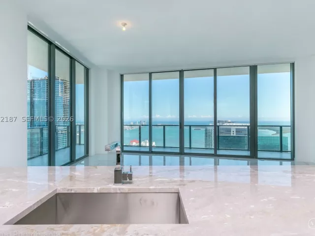 3-bedroom condo for sale in Miami - 1300 S Miami Ave PH5101 - MondialRealty